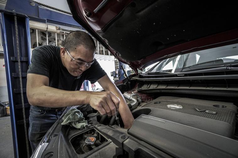 Comment diagnostiquer une panne entre l'alternateur et le régulateur de tension de votre voiture : Guide complet et astuces pratiques