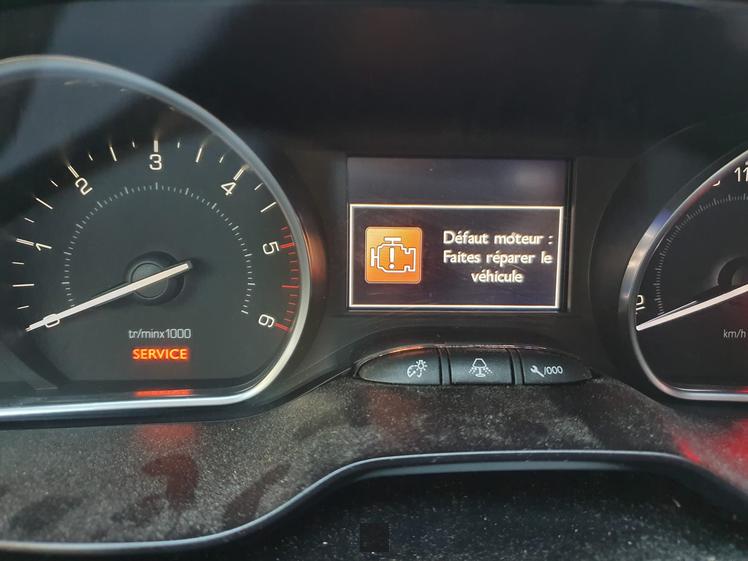 Comment éteindre le voyant AdBlue sur Peugeot 208 : Astuces pratiques pour reprendre le contrôle de votre tableau de bord