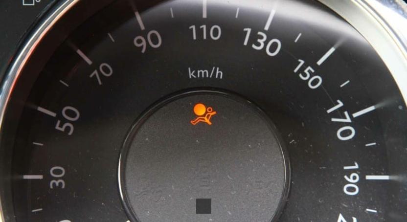 Comment éteindre le voyant d'airbag de votre voiture : astuces et solutions efficaces !