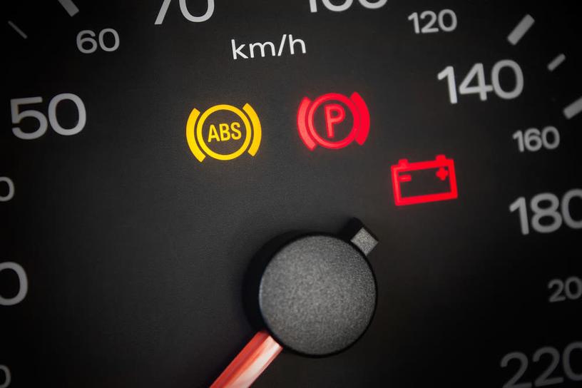 Guide complet pour éteindre le voyant ABS de votre voiture : astuces et conseils pratiques !