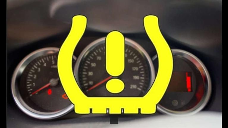 Comment éteindre le voyant pression pneu de votre voiture en un clin d'œil ! 🚗