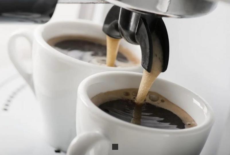 Comment résoudre le mystère du voyant allumé après détartrage Nespresso?