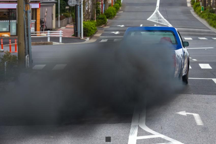 pourquoi un moteur diesel fume noir à l'accélération