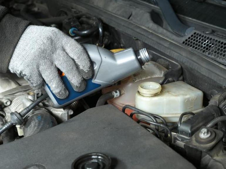 Quand changer le liquide de frein : Signes, Mémoire du Véhicule et Timing Parfait !